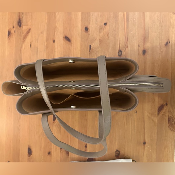 FREJA NEW YORK- Paloma Tote Taupe - Picture 3 of 6